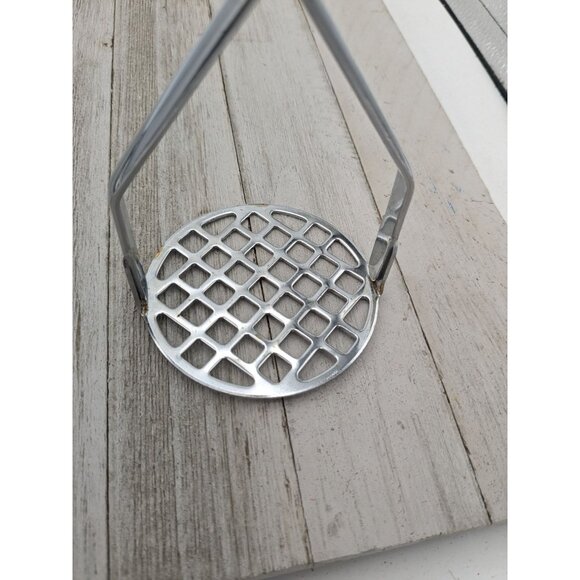 Vintage Potato Vegetable Masher Faux wood Handle Utensil 9 3/4" Japan - Picture 2 of 8